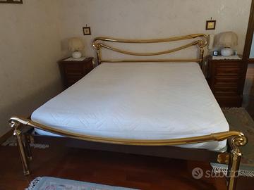 LETTO LIPPARINI-RETI- COMO' -COMODINI E LAMPADE