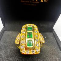 Anello oro 18kt smeraldi e diamanti.   649/24
