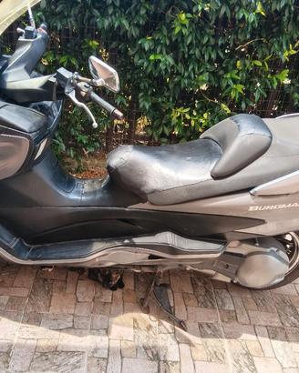 Suzuki Burgman 400 (AN400)