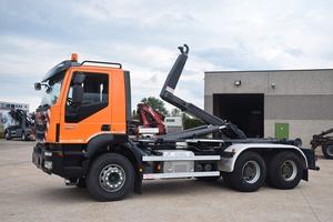 Iveco TRAKKER 6X4 SCARRABILE