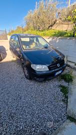 Macchina fiat Punto 