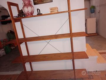 scaffale in legno 