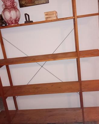 scaffale in legno 