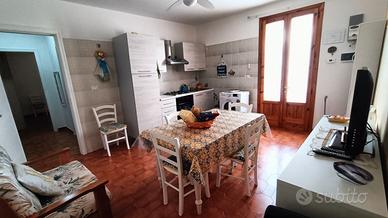 Lido Marini. App to in centro