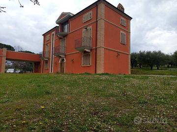 Villa di 360 m² con più di 5 locali e box auto dop