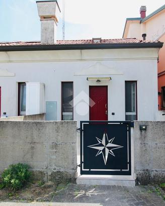 3 LOCALI A JESOLO