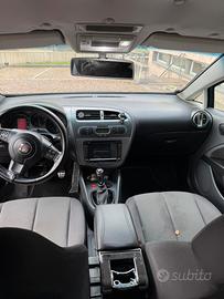 Un'auto