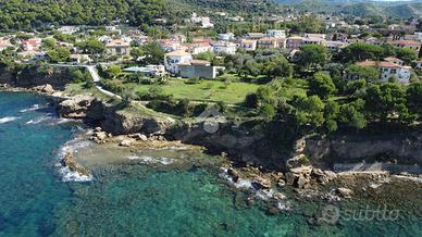 3 LOCALI A CASTELLABATE