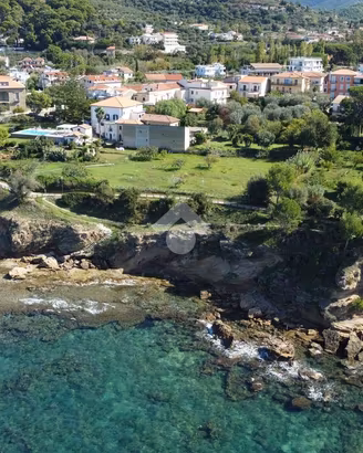 3 LOCALI A CASTELLABATE