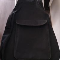 custodia morbida per chitarra nera.
