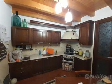 Cucina in ontano/ Centro Veneto del Mobile