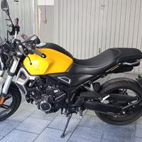 Moto Voge Trofeo 350 bicilindrica solo 1400km da v