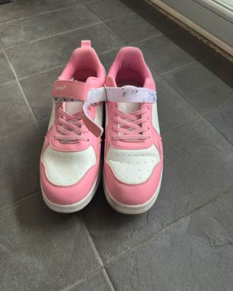 Scarpe con pattini