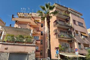 4 LOCALI A ROMA
