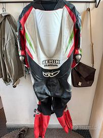 Tuta in pelle e giubbotto