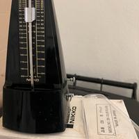 Metronomo Nikko nero