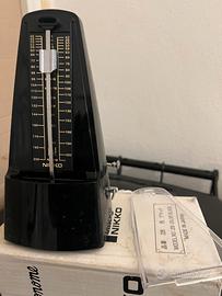 Metronomo Nikko nero