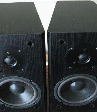 CERWIN VEGA SA-150 2 VIE 125 watt . 8 ohms