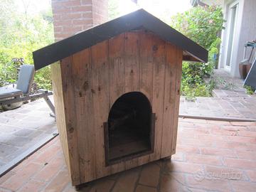 cuccia cane in legno con tetto rimovibile