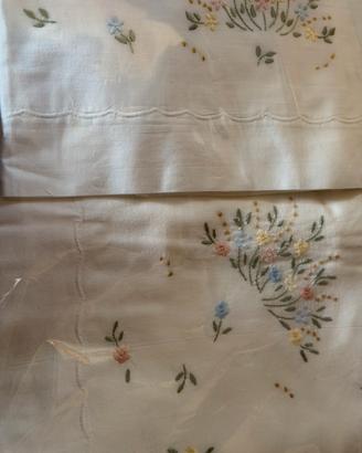 Lenzuolo sotto sopra e federe