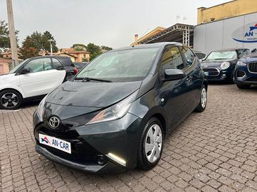 Toyota Aygo 5 Porte Aygo 5p 1.0 x-play m-mt my15