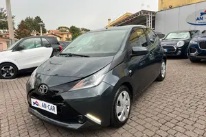 Toyota Aygo 5 Porte Aygo 5p 1.0 x-play m-mt my15