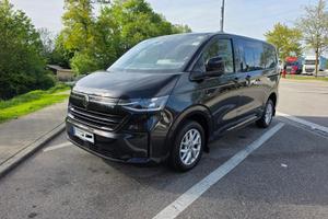 Volkswagen T7 Caravelle 9 posti Patente B