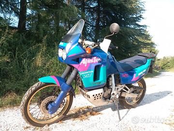 Honda Africa Twin 750 RD04