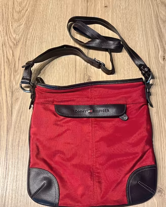 Borsa a tracolla Tommy Hilfiger rossa/marrone