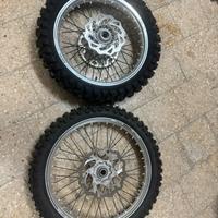 Cerchi e gomme husqvarna fe 450