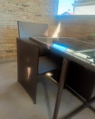 Tavolo in rattan completo di poltroncine