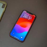 iPhone XR + Batteria esterna MagSafe