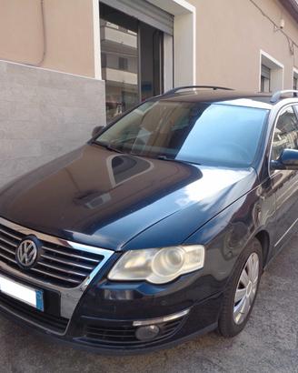 Volkswagen Passat SW 2.0 TDI 140CV (Finanziabile)