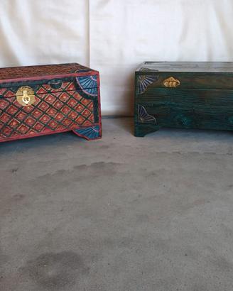 Baule etnico in legno massello dipinto a mano