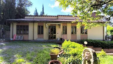 Villa di 226 m² con più di 5 locali a Montelupo Fi