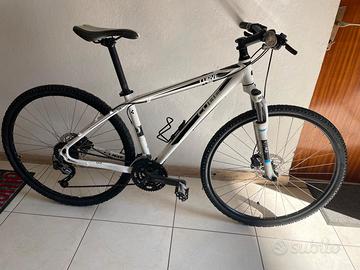 MTB  cube ruote 28 freni disco cambio Shimano slx