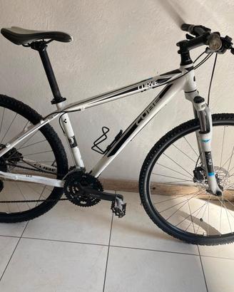MTB  cube ruote 28 freni disco cambio Shimano slx