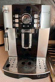Macchina caffè DeLonghi Magnifica S Ecam 21.117
