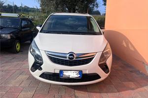 2012 Opel Zafira Tourer testata bruciata