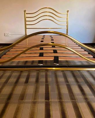 Letto una piazza e mezza in ottone dorato