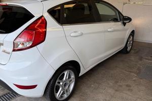 Ford Fiesta Titanium, adatta neopatentati