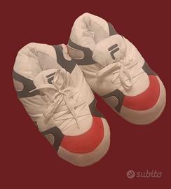 Pantofole tipo sneakers