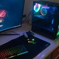 PC da gaming con tastiera meccanica e mouse 