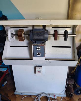 smerigliatrice professionale con aspiratore .