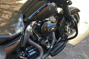 Harley davdaon street glide