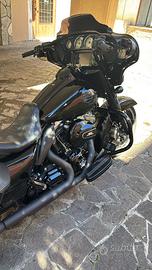Harley davdaon street glide