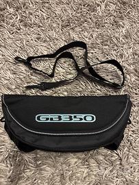 Borsello da manubrio con tracolla.