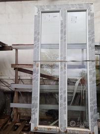 Finestra a due ante in pvc