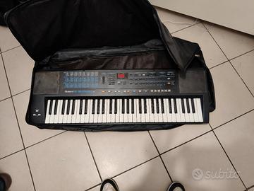 Tastiera Roland E15