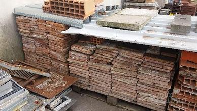 Tavelle in cotto da coperto